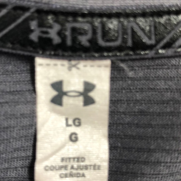 Women’s Under Armour fitted quarter zip - Picture 2 of 4